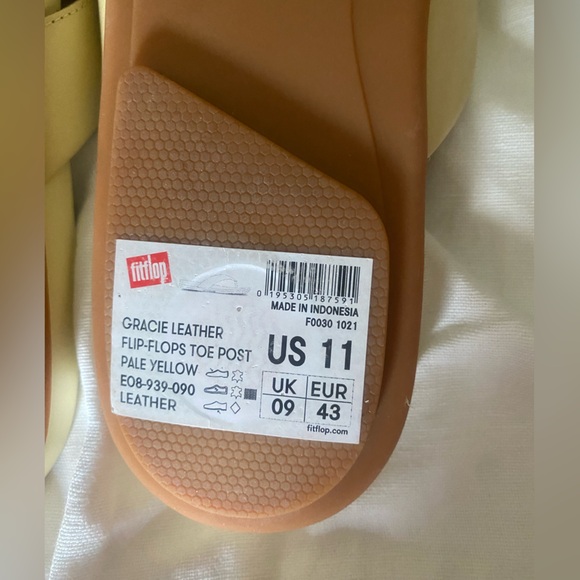 FITFLOPS Pale Yellow Gracie Leather Flip Flops - Picture 6 of 7